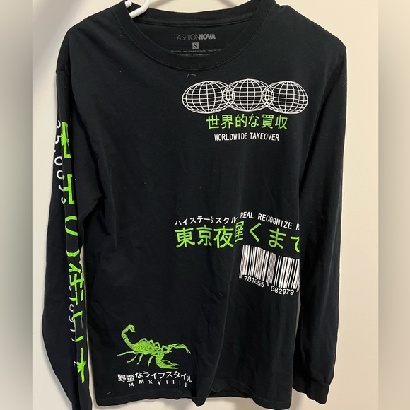 Fashion Nova Graphic tee long sleeve - Picture 1 of 2
